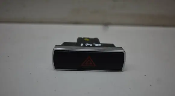 Ford Mondeo MK IV Hazard light switch 13A350AA
