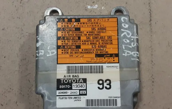 Toyota Corolla E120 E130 Airbag control unit/module 8917013040