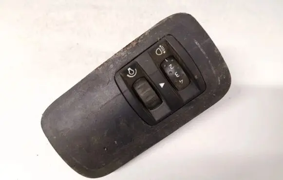 Renault Megane II Headlight level height control switch 8200176081
