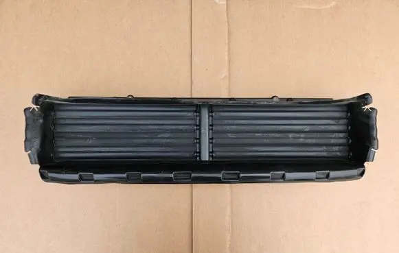 Polestar 2 Intercooler air guide/duct channel 31663713