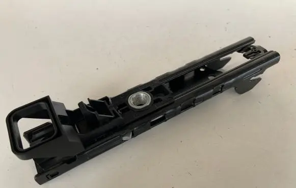 Audi Q7 4M Seat belt adjustment rail 4M0857819