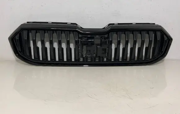 Front bumper upper radiator grill
