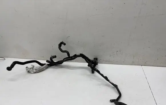 Volkswagen Multivan T7 Engine coolant pipe/hose 105295883
