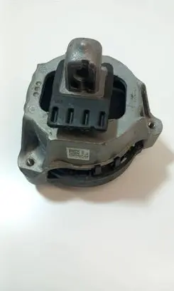 BMW 5 G30 G31 Engine mount bracket 6860487