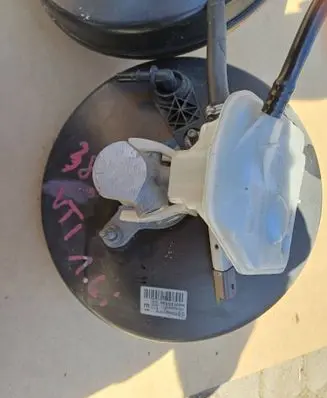 Peugeot 308 Brake booster 9682516580
