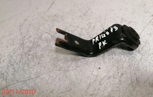Radiator support slam panel bracket