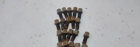 Volkswagen PASSAT B6 Nuts/bolts 