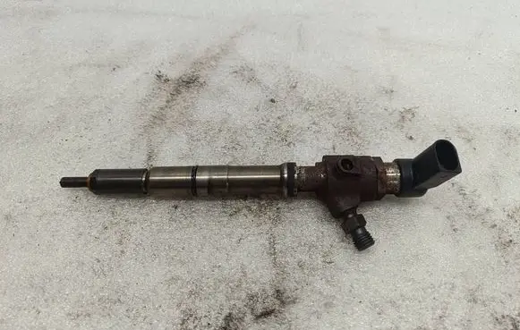 Volkswagen Golf VI Fuel injector 03L130277B