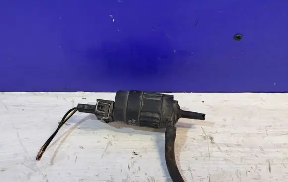 Saab 95 - 96 Windscreen/windshield washer pump 090566631 90566631