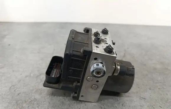Audi A4 S4 B6 8E 8H ABS Pump 