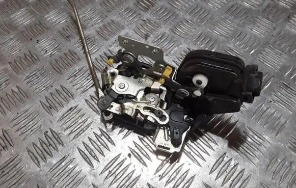 Hyundai Santa Fe Front door lock