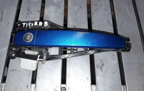 Opel Tigra B Front door exterior handle 24463523