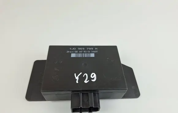 Volkswagen Golf V Comfort/convenience module 1J0959799H