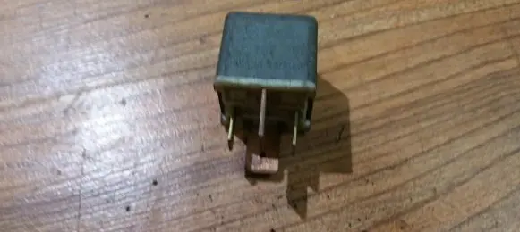 Volkswagen PASSAT B3 Other relay 191937503