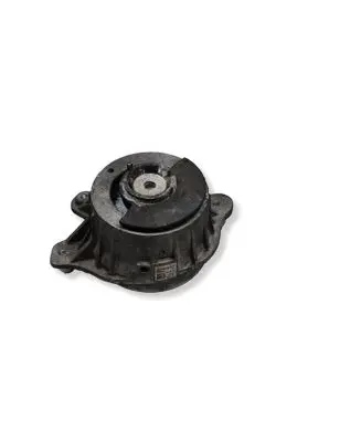 Mercedes-Benz C W205 Engine mount bracket A2052406717 ZGS002