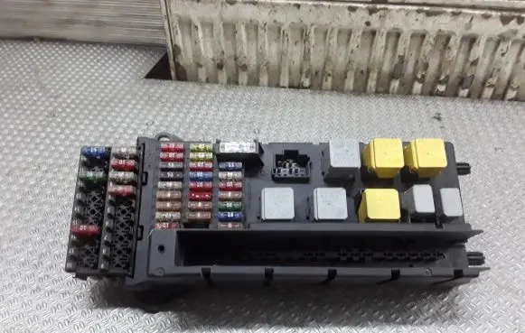 Mercedes-Benz Sprinter W906 Fuse module A9065450401