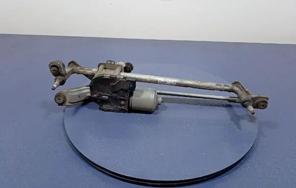 Front wiper linkage and motor