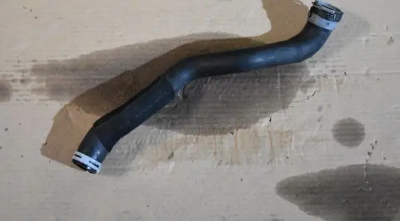 Mercedes-Benz GLB x247 Engine coolant pipe/hose A2475010182
