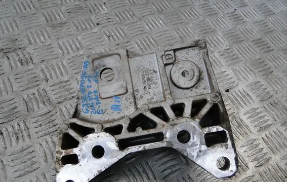 Jaguar E-Pace Engine mount bracket