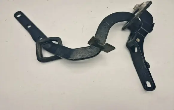 Volvo V70 Tailgate/trunk/boot hinge 8643159