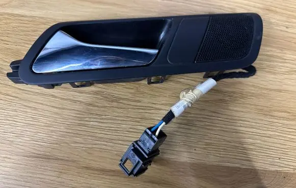 Volkswagen PASSAT B6 Rear door interior handle 3C4839113