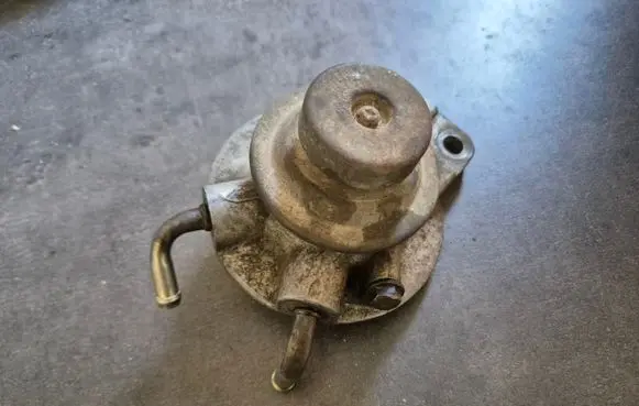 Mitsubishi L200 Fuel filter bracket/mount holder 