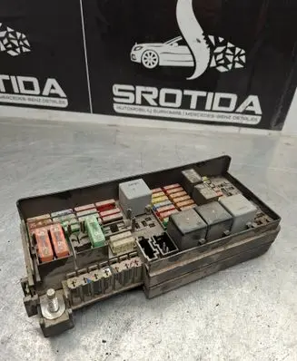 Mercedes-Benz R W251 Fuse module A1645400272 16454741