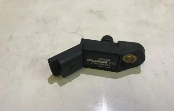 Peugeot 406 Air pressure sensor 0261230034