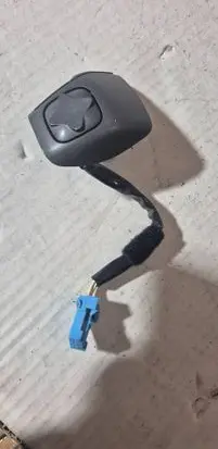 Volvo V70 Steering wheel buttons/switches 8651215