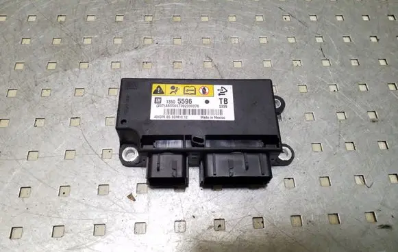 Opel Insignia A Airbag control unit/module 13505596