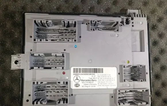 Mercedes-Benz C W206 Central body control module A2069001124