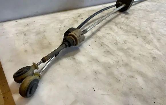 Opel Vectra C Gear shift cable linkage 55559460
