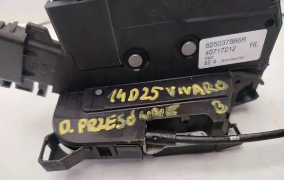 Opel Vivaro Sliding door lock 