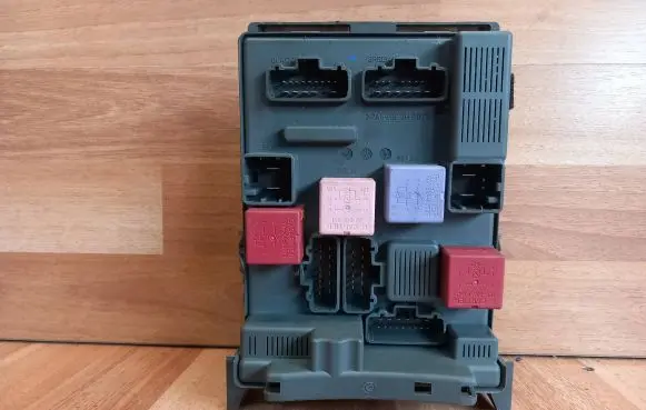 Renault Espace - Grand espace IV Fuse module 8200371614C 8200371614 518856208