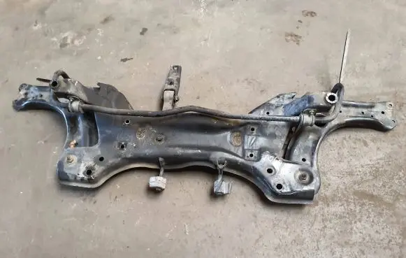Volkswagen Polo V 6R Front subframe