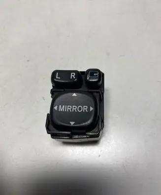Toyota Avensis T250 Wing mirror switch 183575