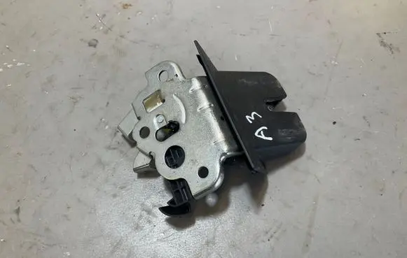 Audi A3 S3 A3 Sportback 8P Tailgate/trunk/boot lock/catch/latch 8K9827505 1T411709