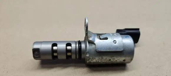 Ford Kuga II Camshaft vanos timing valve 4M5G6L713AE