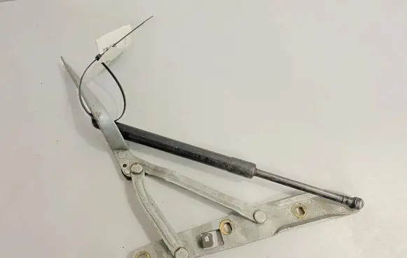 BMW 5 E39 Tailgate/trunk/boot hinge 8159398