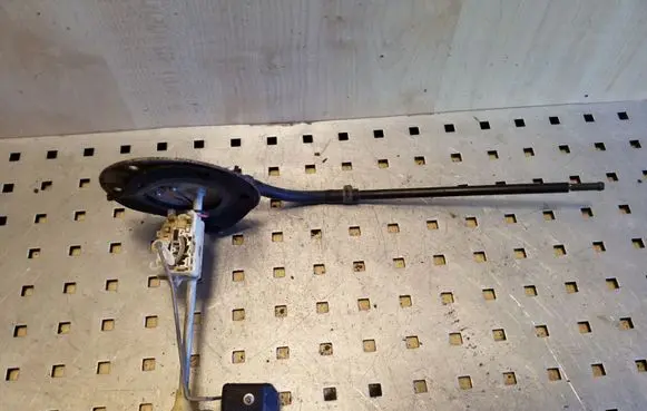 Subaru Legacy Fuel level sensor 