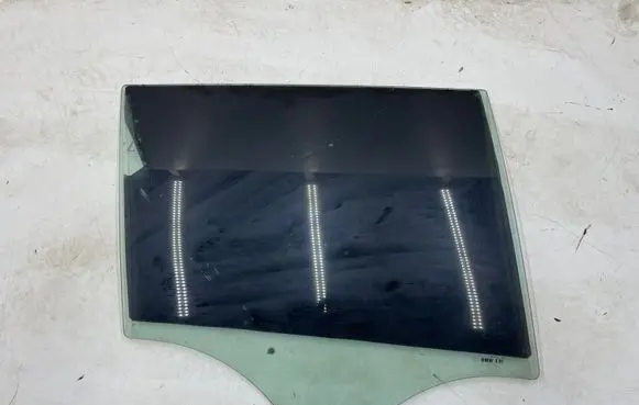 BMW 3 E90 E91 Front door window glass four-door 43R001582