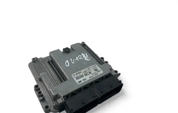 Hyundai i30 Engine control unit/module 391402ABB0 0281031578