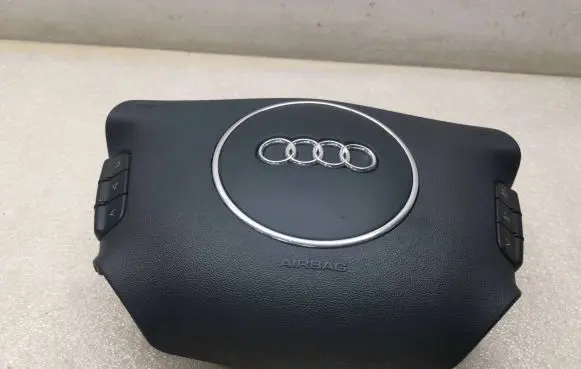 Audi A8 S8 D2 4D Steering wheel airbag 8E0880201A