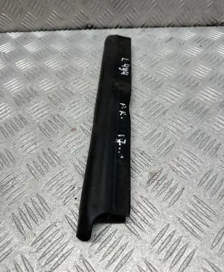 Land Rover Range Rover Sport L494 Engine compartment rubber 