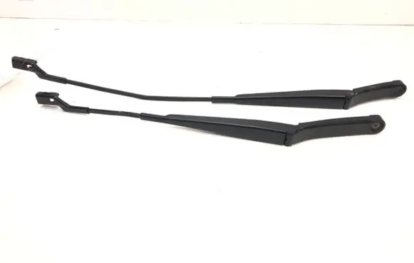 Volkswagen Golf VII Front wiper blade arm