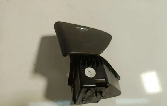 Mercedes-Benz CLS C219 Car ashtray A2118100830