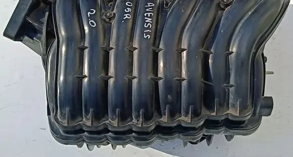 Toyota Avensis T250 Intake manifold