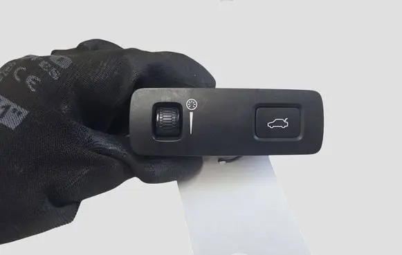 Volvo V60 Tailgate opening switch 31443873