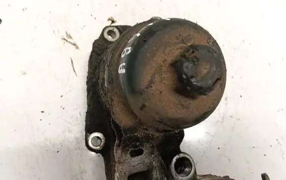 Citroen C-Crosser Oil filter cover 9682632980