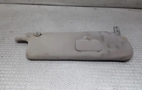 Mitsubishi Pajero Sun visor